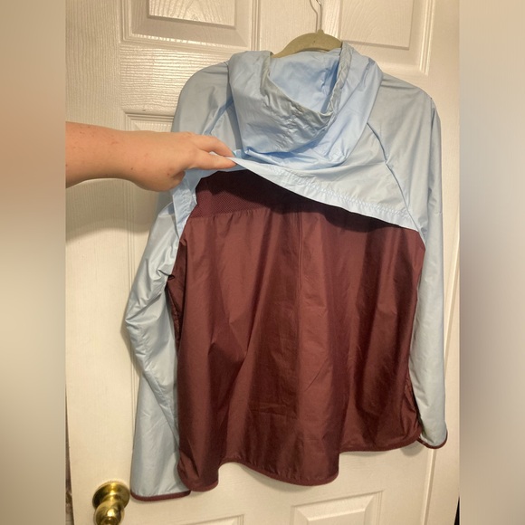 Nike wind breaker jacket - Picture 2 of 3